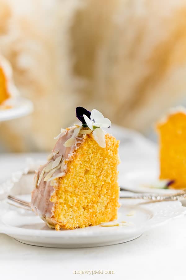 Carrot bundt cake