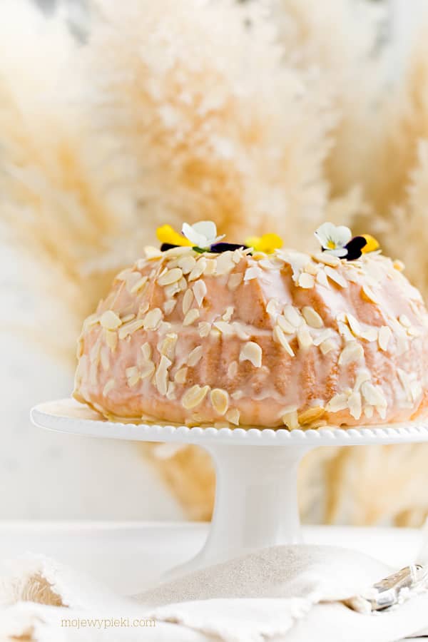 Carrot bundt cake