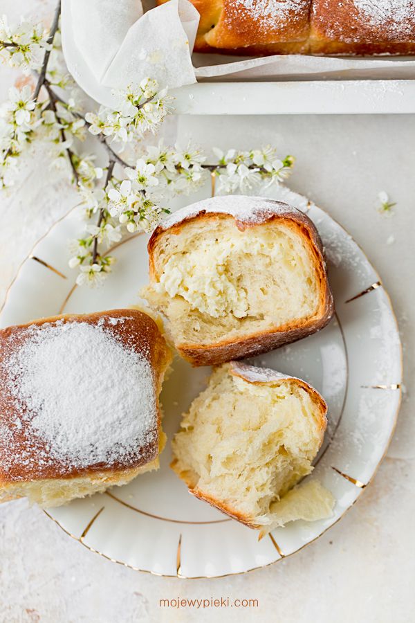 Buchteln with sweet cheese filling