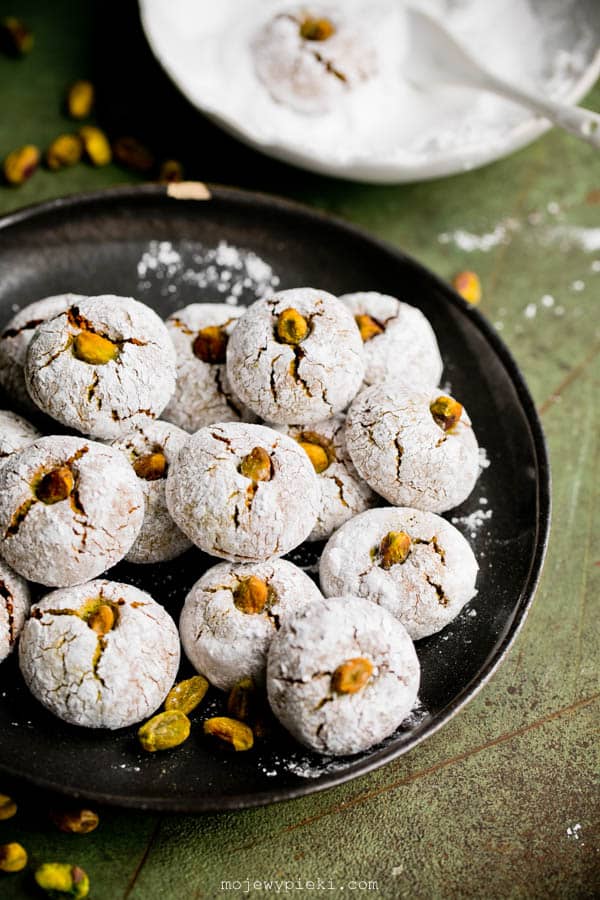 Italian pistachio cookies