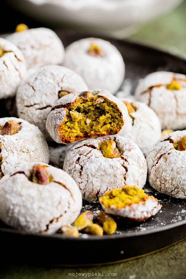 Italian pistachio cookies