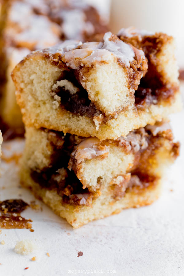 Cinnamon Roll cake