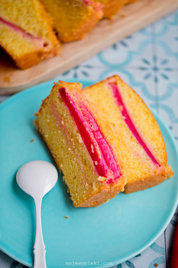 Moist orange and rhubarb loaf cake