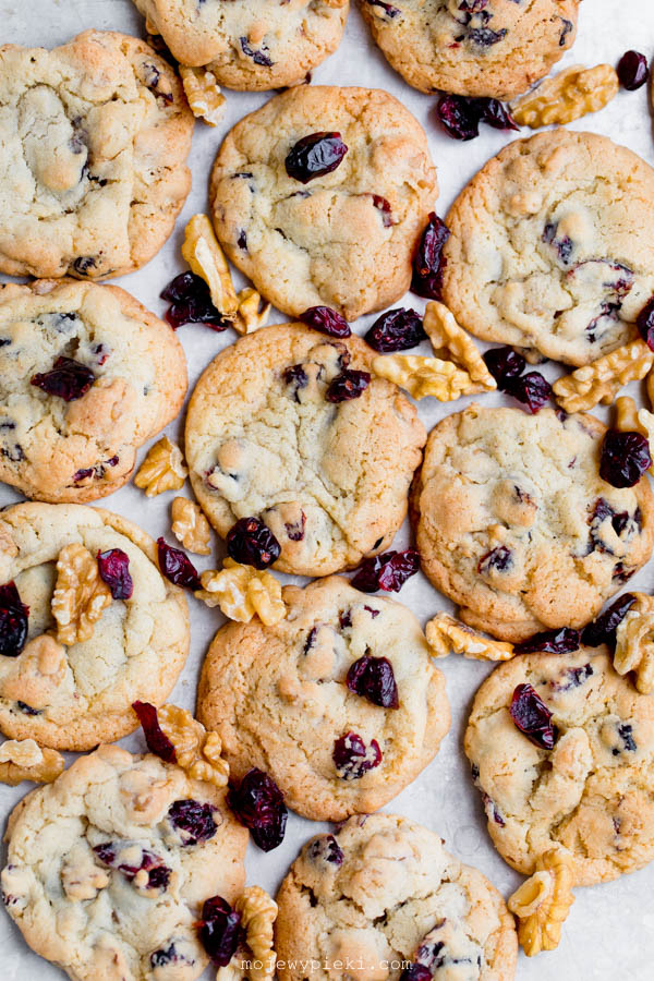 Walnut and cranberry cookies
