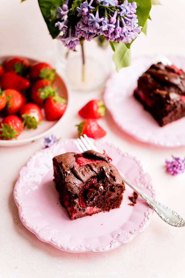 Chocolate strawberry cake