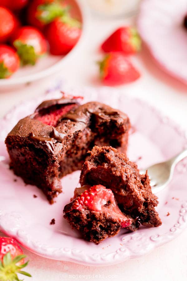 Chocolate strawberry cake