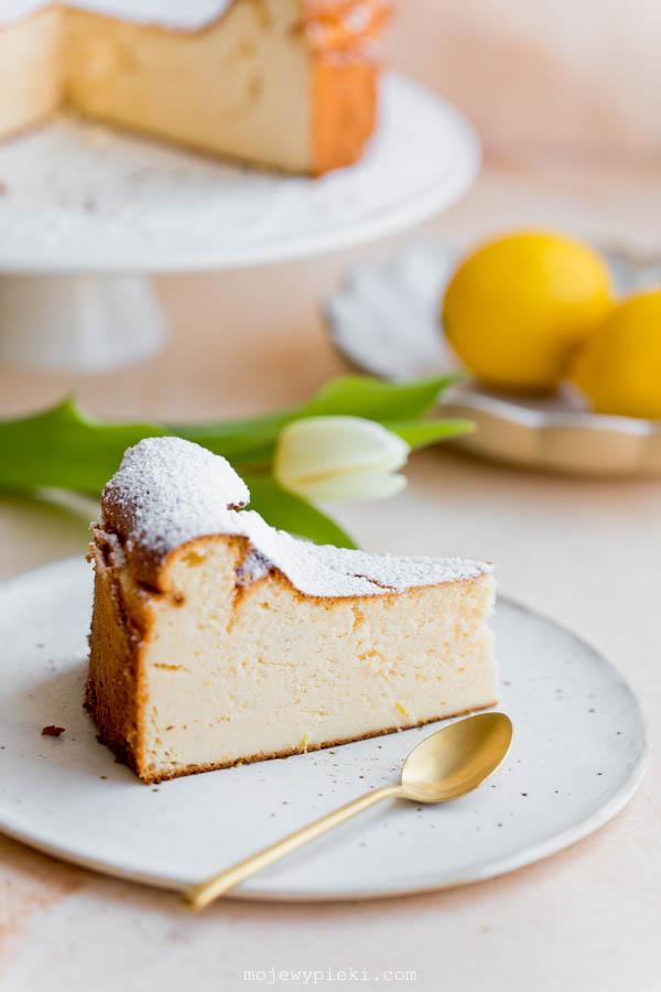 Fluffy lemon cheesecake