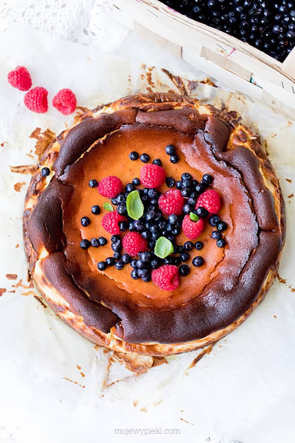 Basque cheesecake (San Sebastian cheesecake)