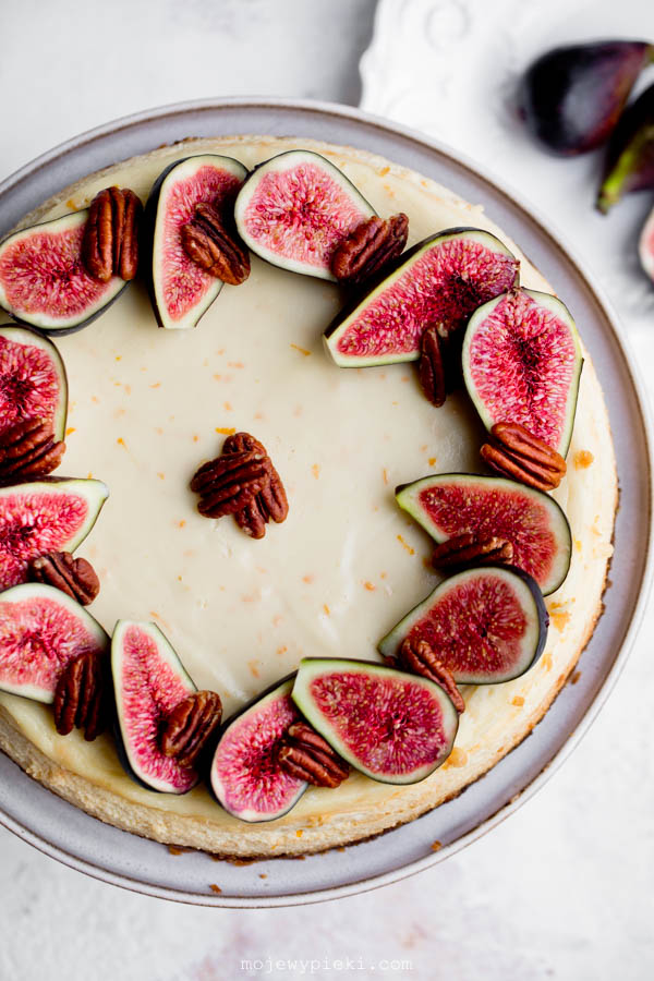 Fig and cinnamon cheesecake