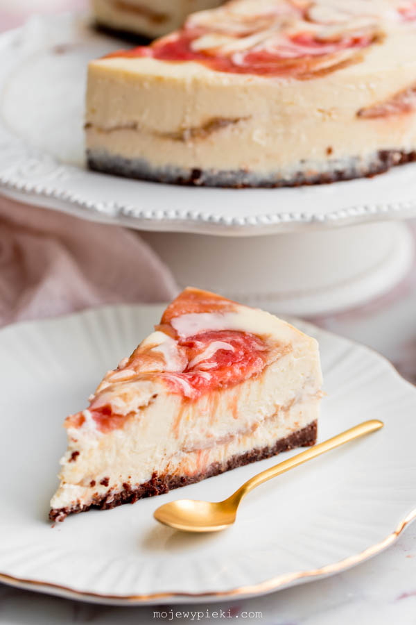 White chocolate and rhubarb cheesecake