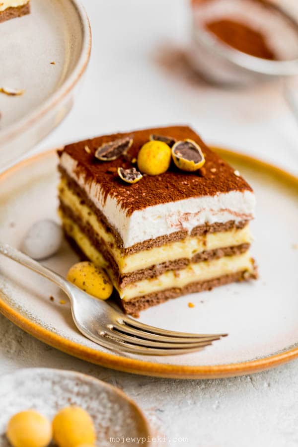 Advocat no-bake cake