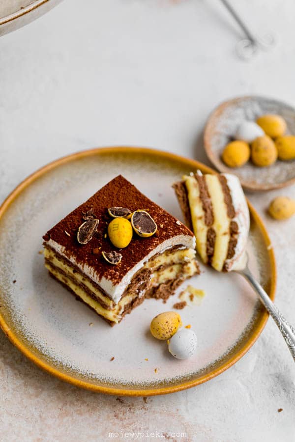 Advocat no-bake cake