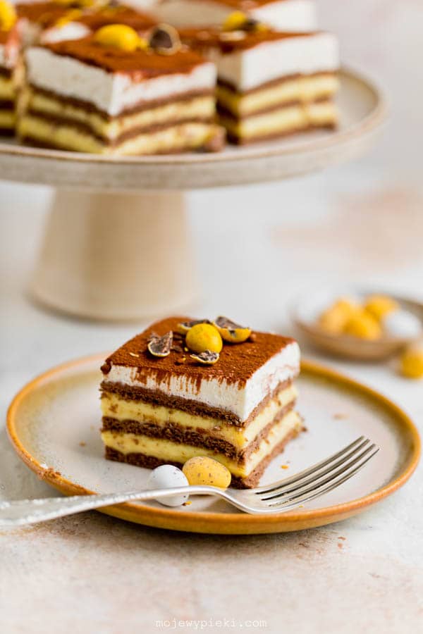 Advocat no-bake cake