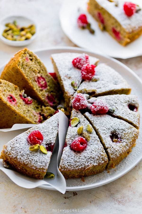 Pistachio cake with raspberries