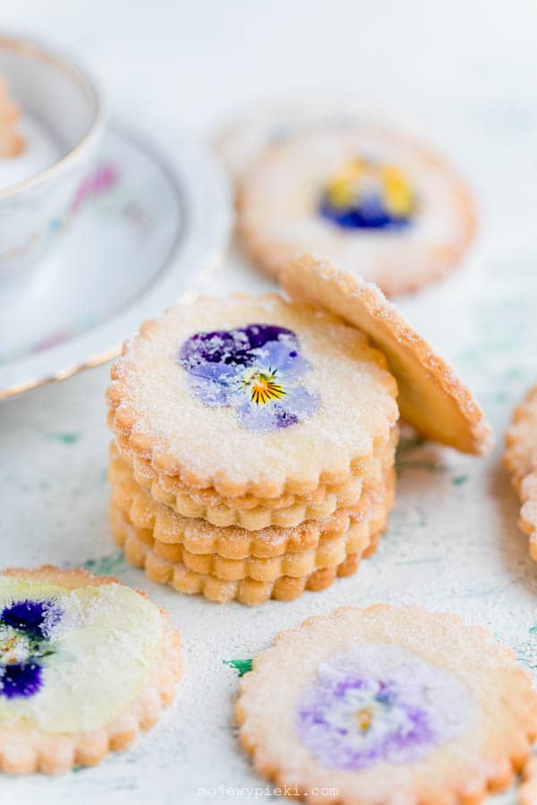 Pansy shortbread cookies