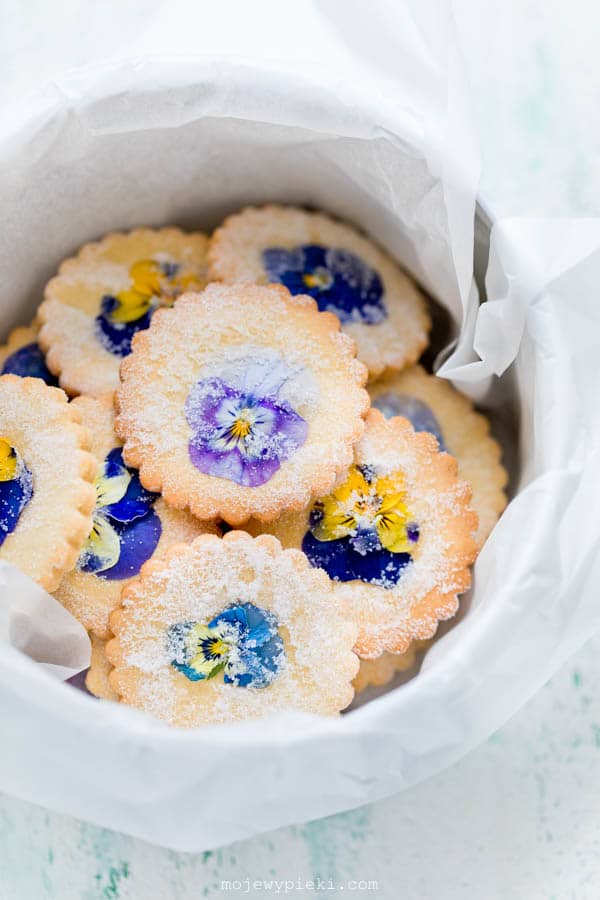 Pansy shortbread cookies