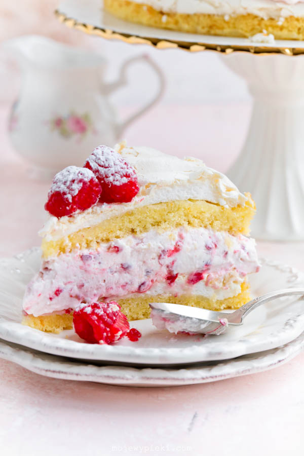 Raspberry Dream cake