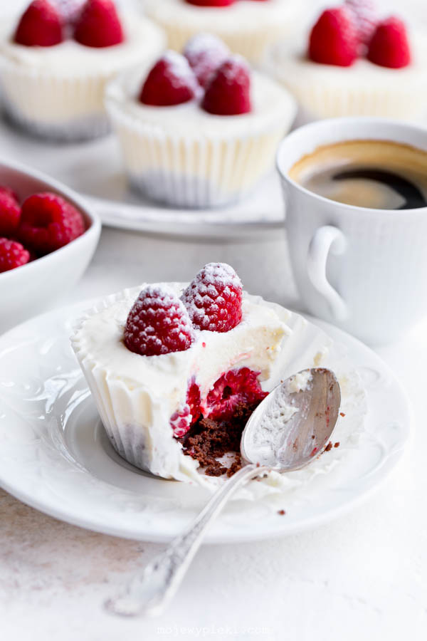 White chocolate & raspberry mini cheesecakes
