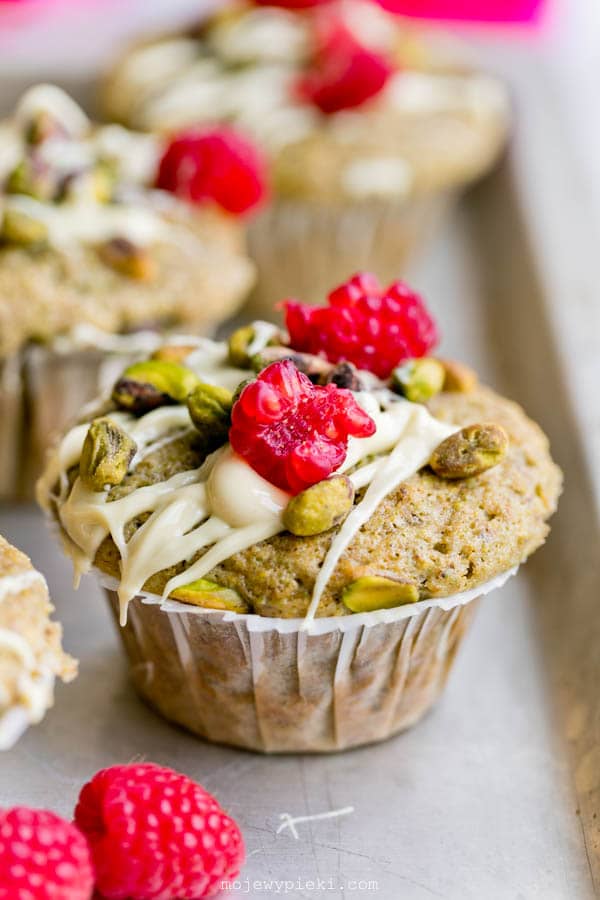 Pistachio muffins