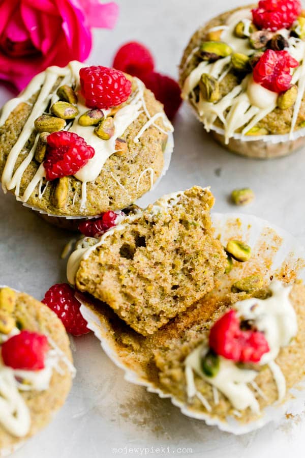 Pistachio muffins