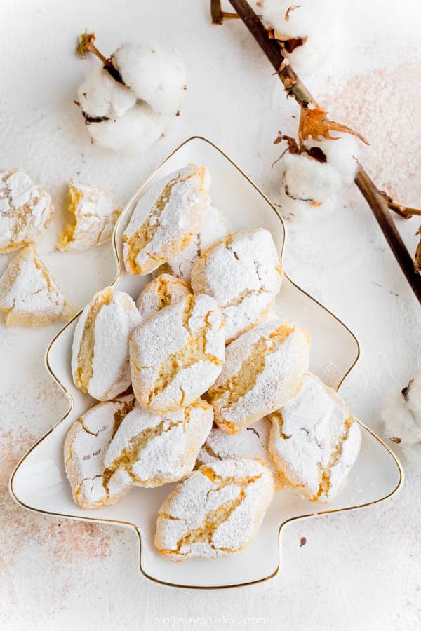 Ricciarelli – traditional Tuscan almond biscuits