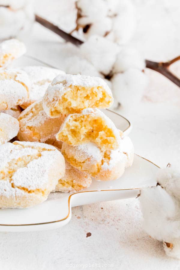 Ricciarelli – traditional Tuscan almond biscuits