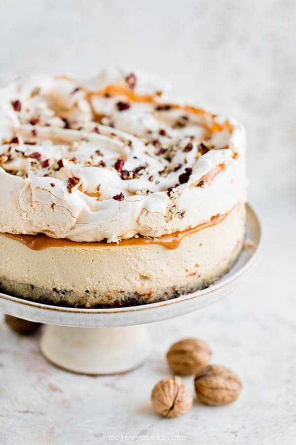 Dacquoise cheesecake