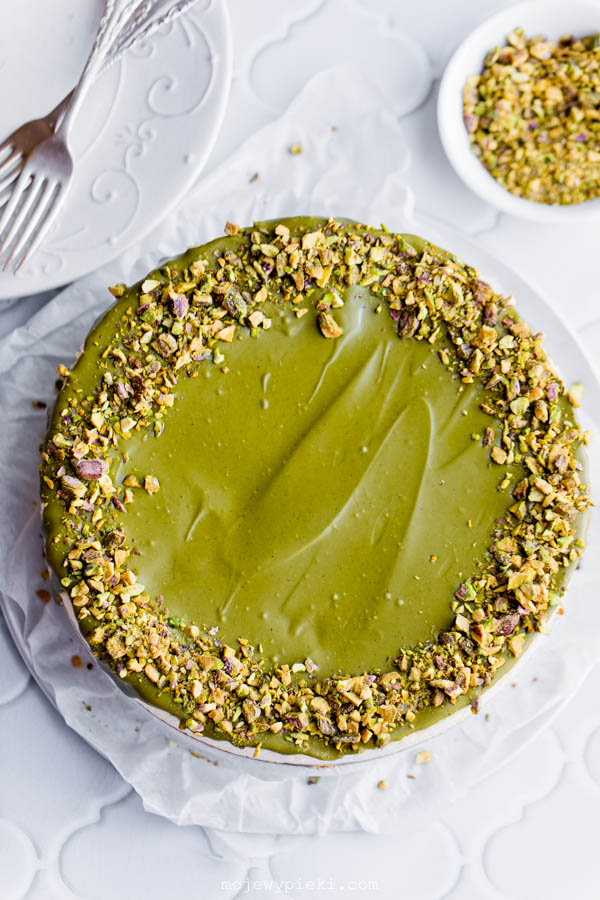 Pistachio cream cheesecake