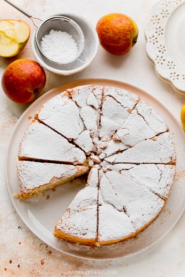Russian apple cake