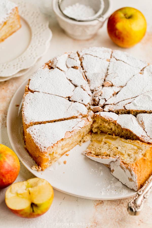 Russian apple cake