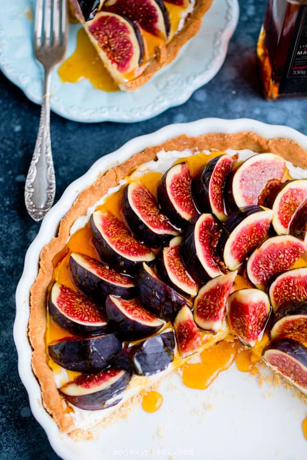 Fig tart with honey mascarpone cream