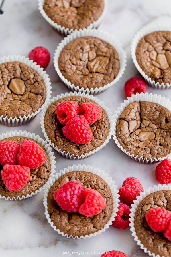 2-ingredient nutella brownie cupcakes