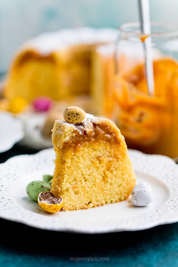 Dulce de leche Bundt cake