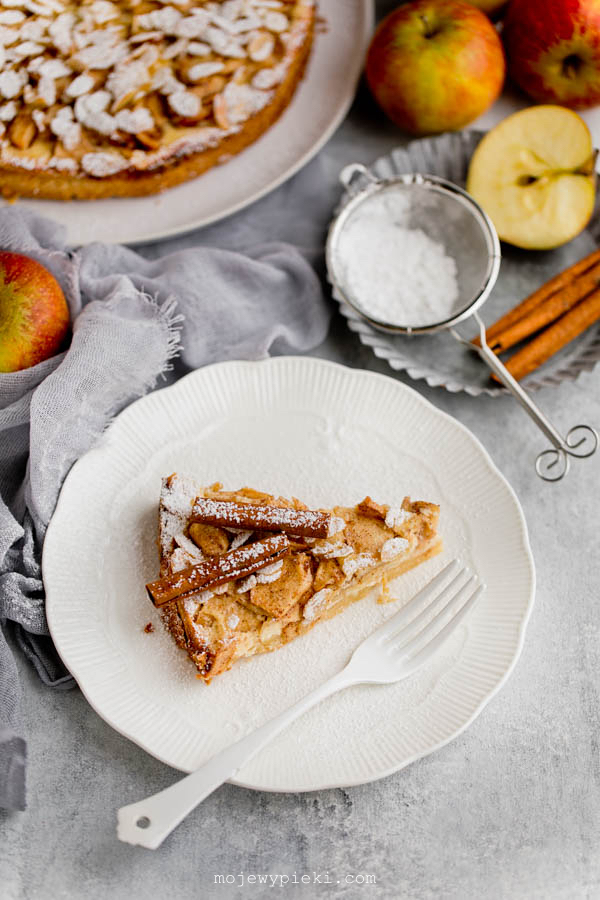 Bavarian qpple cheese cake tart