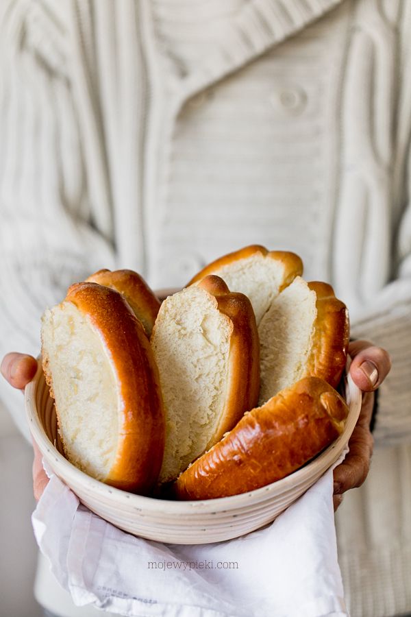 Hot dog buns