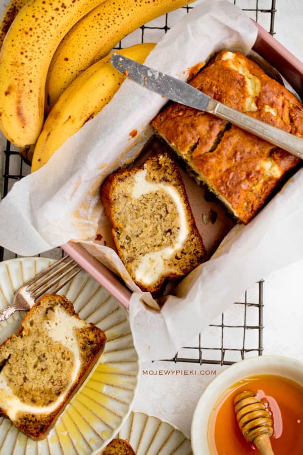 Banana bread with a curd cheese filling