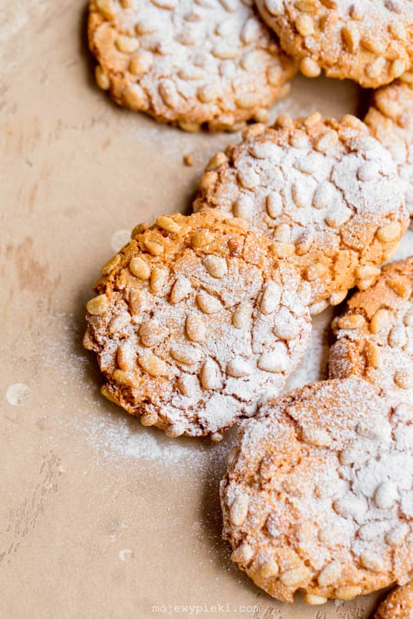 Pignoli cookies
