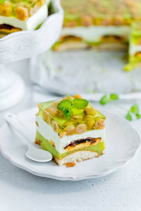 Shrek cake