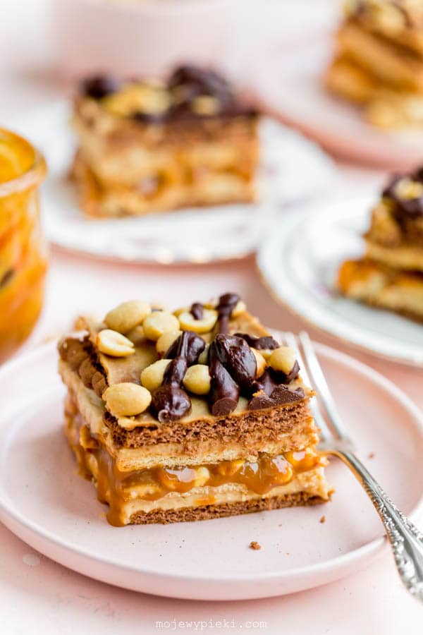 Snickers cake