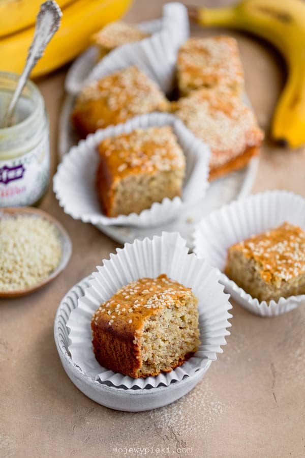 Banana tahini cake