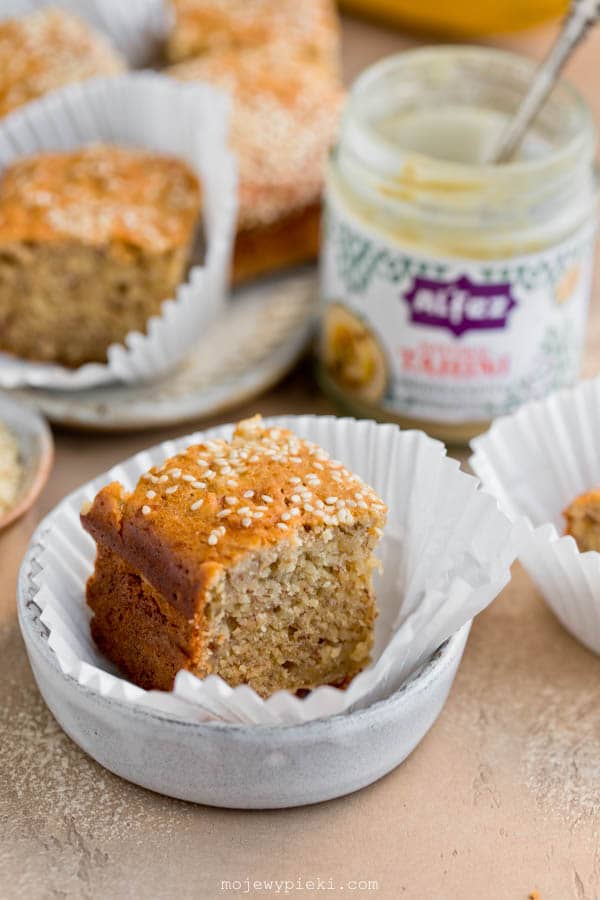Banana tahini cake