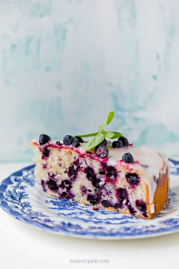 Lemon blueberry cake