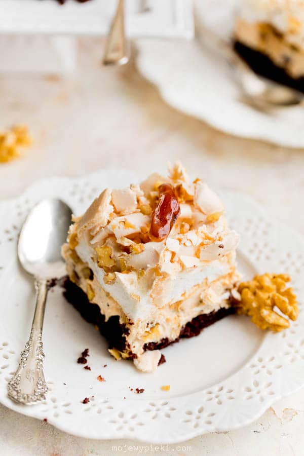 Dacquoise cake