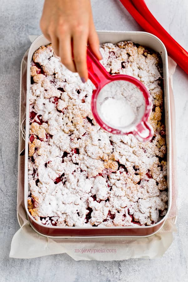 Rhubarb and strawberry crumble cake