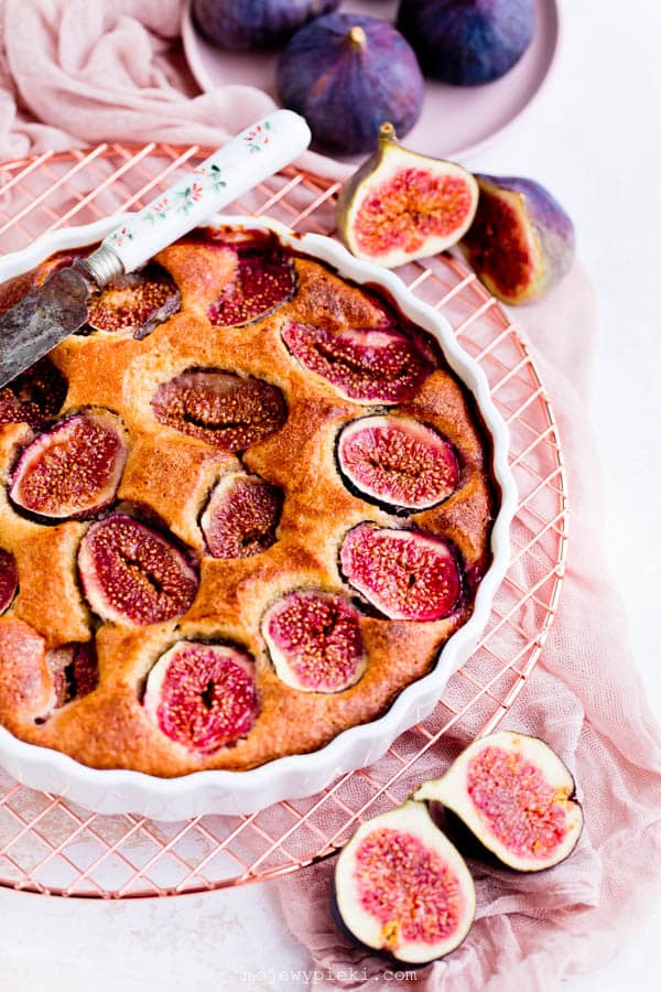 Almond fig cake