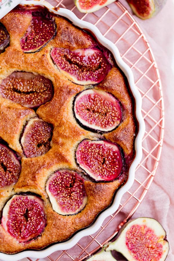 Almond fig cake