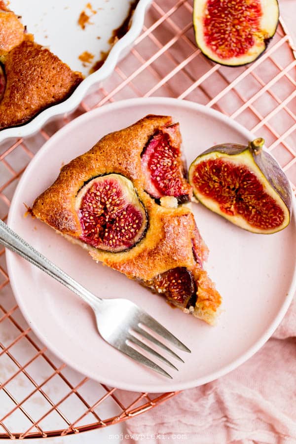 Almond fig cake
