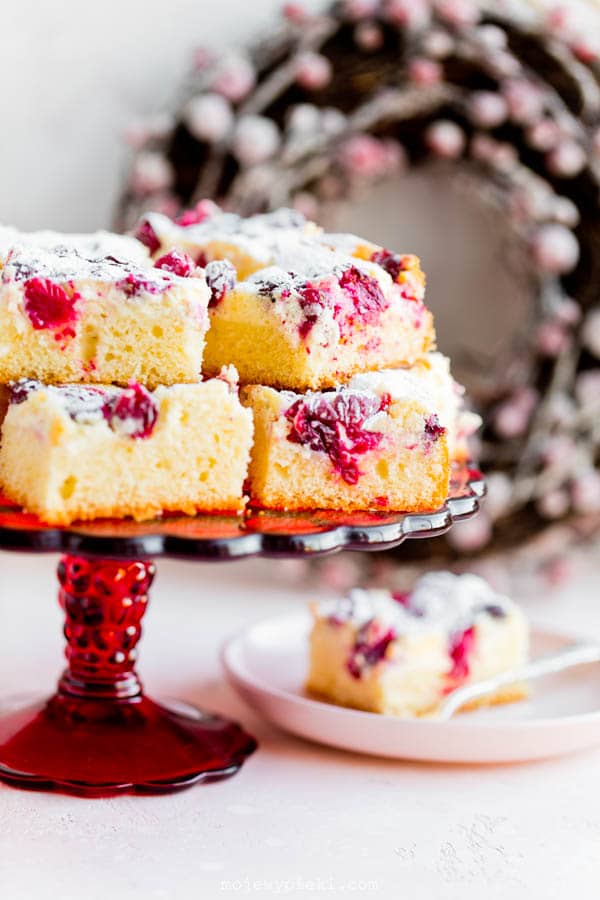 Cranberry cheesecake cake