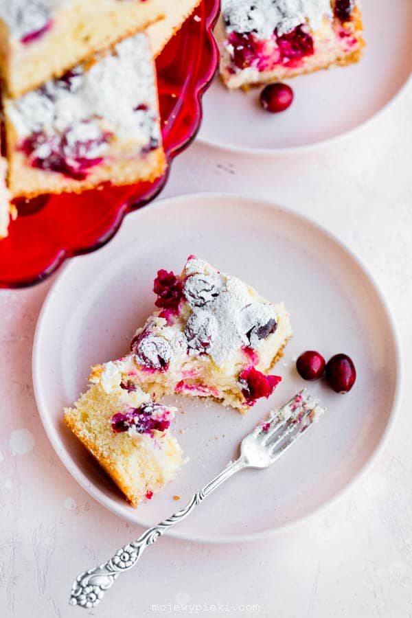 Cranberry cheesecake cake