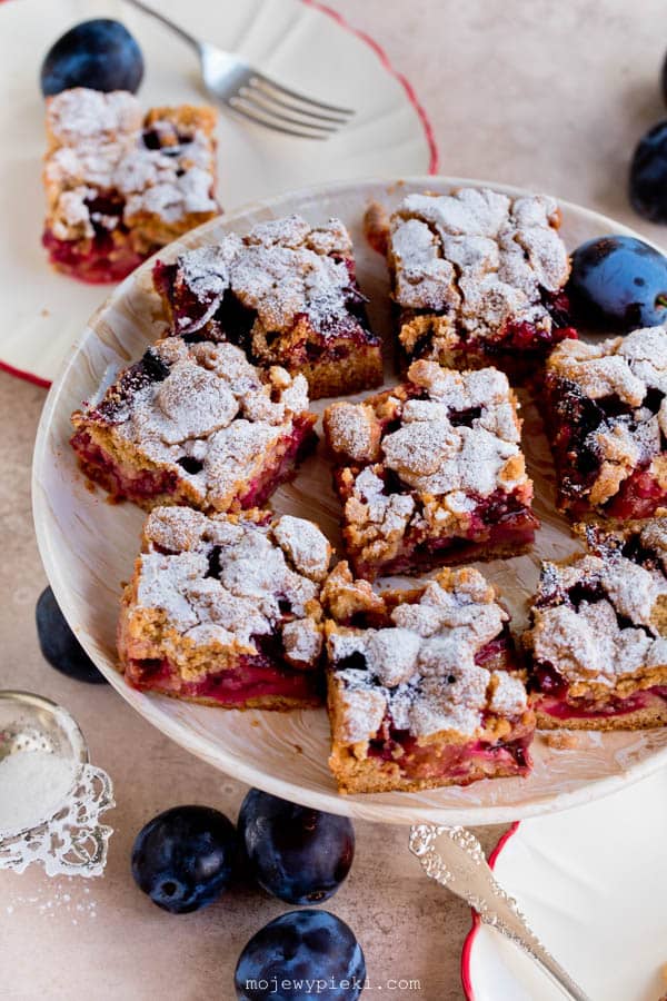 Plum crumble slice